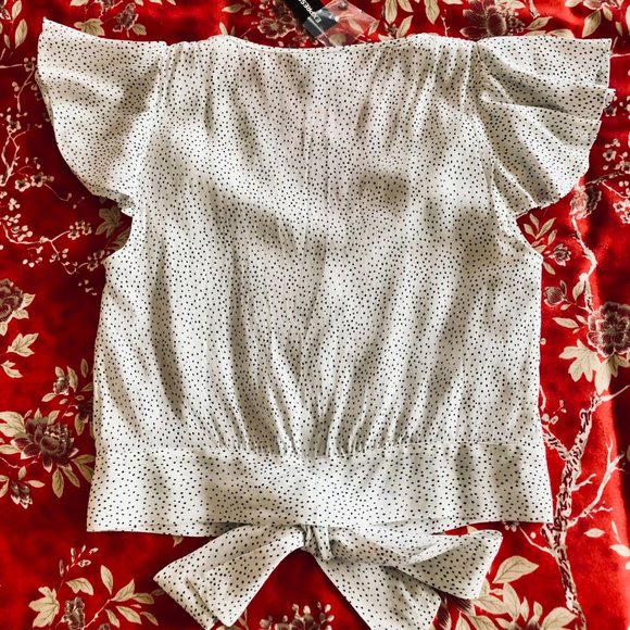 *NEW WITH TAGS* Polka Dot Flutter Sleeve Tie-Front Blouse by Express - Size XS - Picture 10 of 16